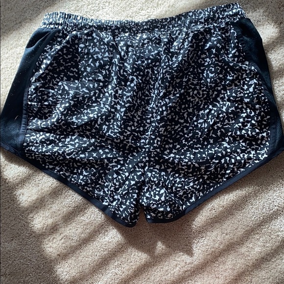 Under Armour shorts - Picture 3 of 3